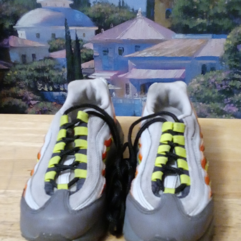 Nike Air Max 95 Kids Size 11C Dark Grey, Light Grey,Neon Green&Orange.Like🆕🚴 - Picture 8 of 15